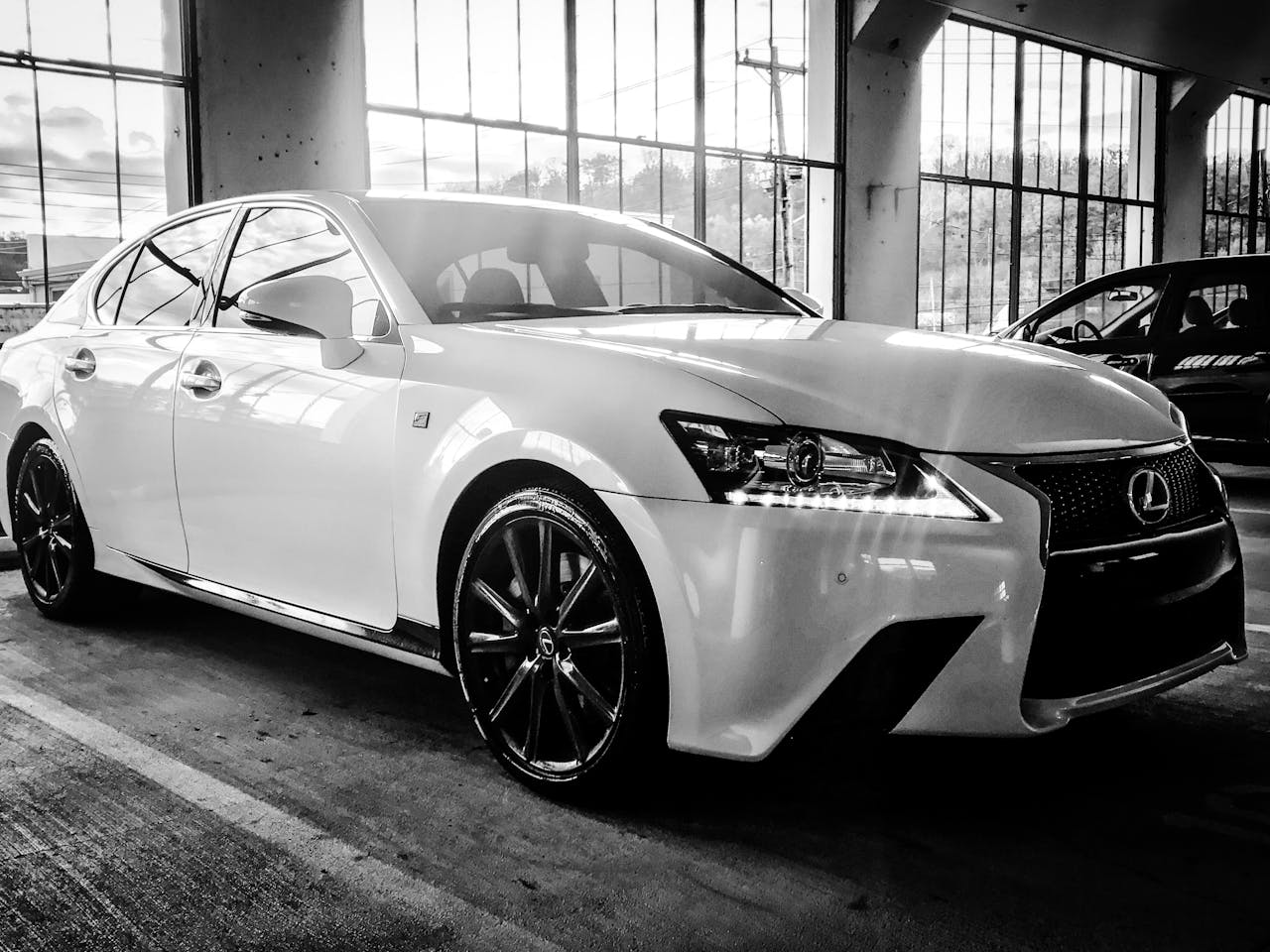 Zawieszenie airmatic w Lexusach LS – technologia, która wymaga troski. Jak skutecznie przedłużyć jej żywotność dzięki regeneracji?